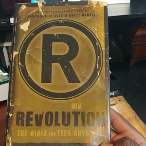 NIV Revolution Bible for Teen Guys